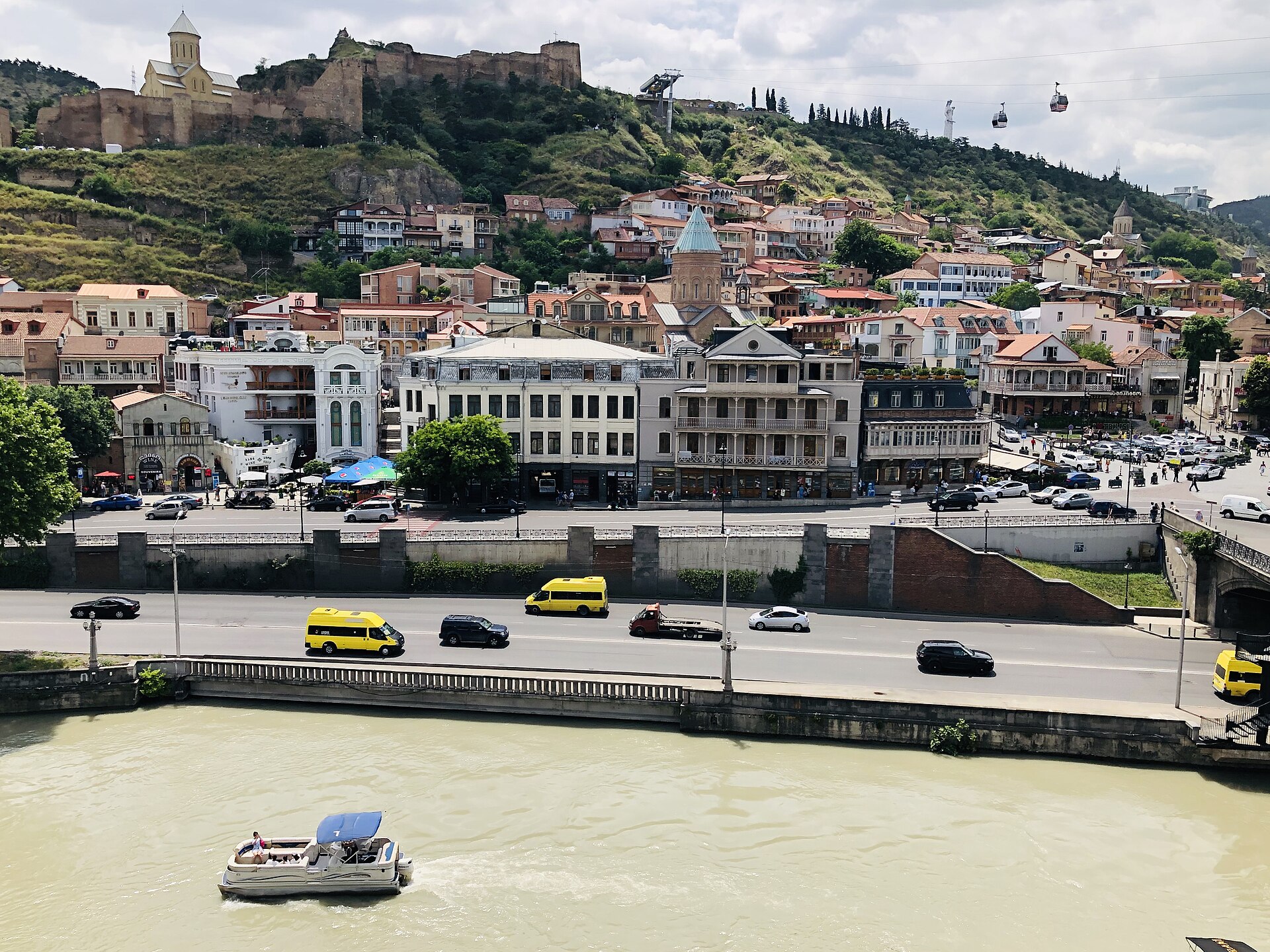 Golden Tulip Design Tbilisi
